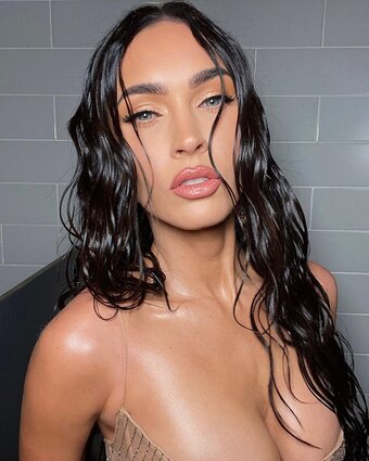 Mega Fox Nude Leaks Photo 21