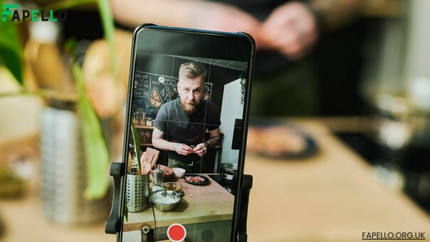 Megan Bit Hell Nude Leaks Photo 1