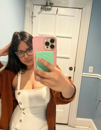 megantheevalium Nude Leaks Photo 10