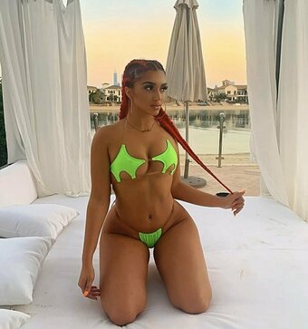 Mel Pops Nude Leaks Photo 8