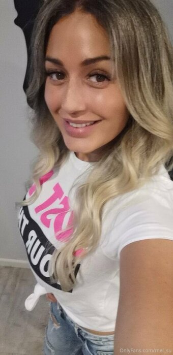 mel_su Nude Leaks Photo 1