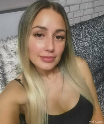 mel_su Nude Leaks Photo 3