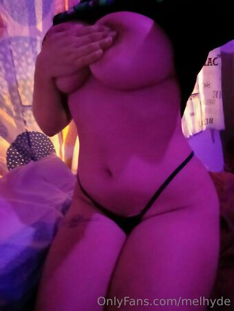 melhyde / hyde_mel Nude Leaks OnlyFans Photo 10