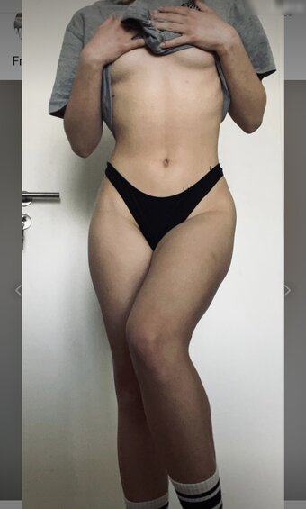 Melodieee Nude Leaks Photo 10