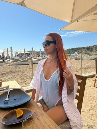 memerit Nude Leaks Photo 17