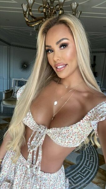 Merelblaze / mynameismerel Nude Leaks OnlyFans Photo 16