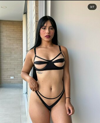 Merelinz / Merelin Zambrano Nude Leaks Photo 1
