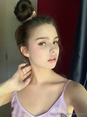 meridee Nude Leaks Photo 14