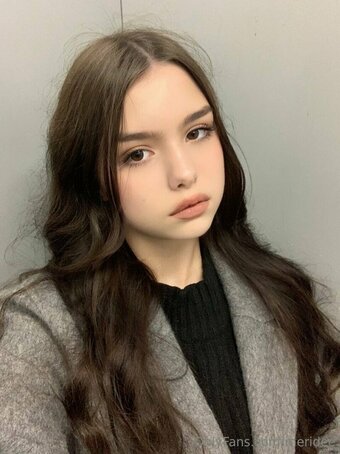 meridee Nude Leaks Photo 18