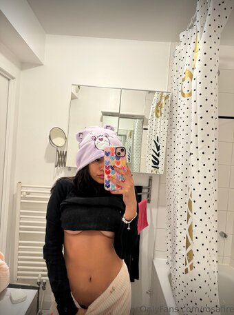 Merith Aranda Asmr / Rosafire / meritharandaa Nude Leaks Photo 5