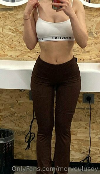 merveulusoy Nude Leaks Photo 2