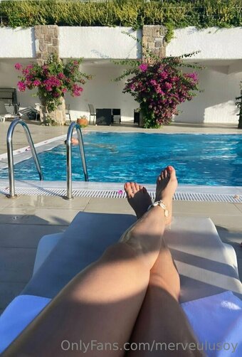 merveulusoy Nude Leaks Photo 19