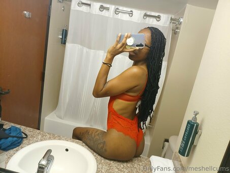 meshellcums Nude Leaks Photo 7