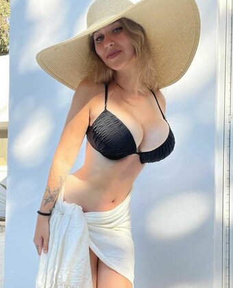 Meshi / meshilily Nude Leaks OnlyFans Photo 2