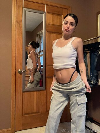 meswl Nude Leaks Photo 22