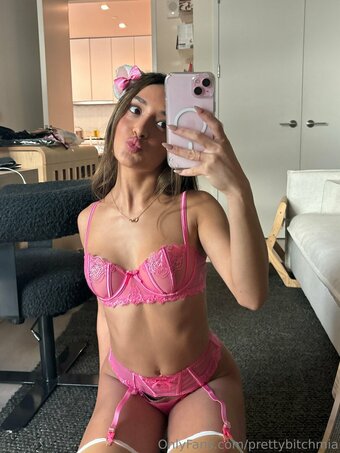 miahuffmann Nude Leaks Photo 6