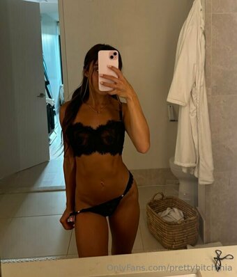 miahuffmann Nude Leaks Photo 19