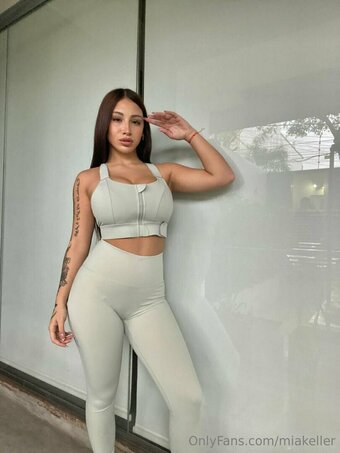 miakeller Nude Leaks Photo 4