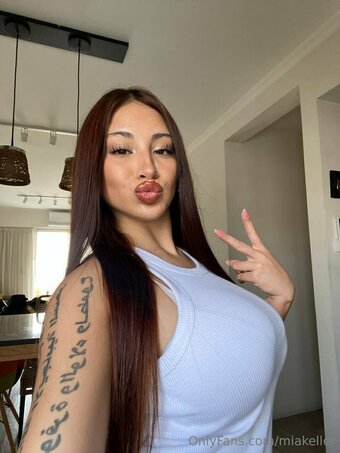 miakeller Nude Leaks Photo 7