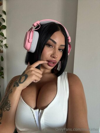 miakeller Nude Leaks Photo 13