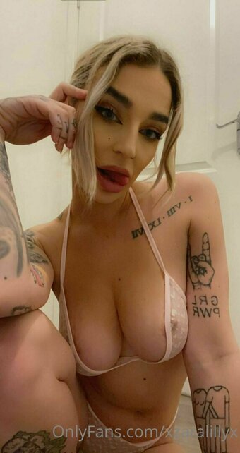 miaphilips Nude Leaks Photo 12