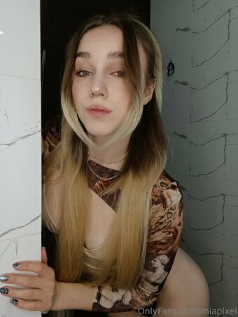 miapixel / Viola Roma Nude Leaks OnlyFans Photo 4