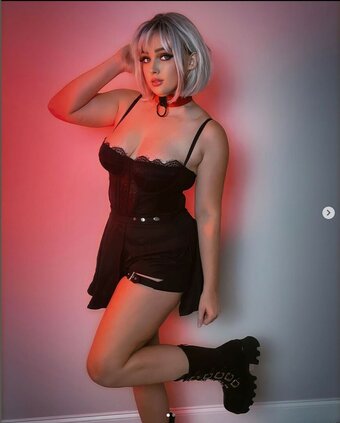 Michaela Lee / itsmikacosplay / michaela.lee1 / mickeyyboo Nude Leaks OnlyFans Photo 2