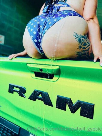 michele_melons / Blackbombshell / https: / peurple_melon Nude Leaks OnlyFans Photo 32