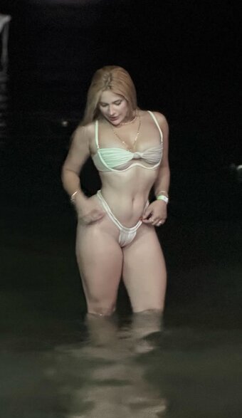 Michelly Queiroz / michellyqueirozz.a Nude Leaks Photo 8