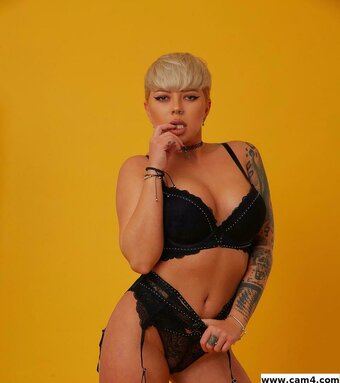 micky-costache / Luive / michellelacost / micky.costache Nude Leaks OnlyFans Photo 23