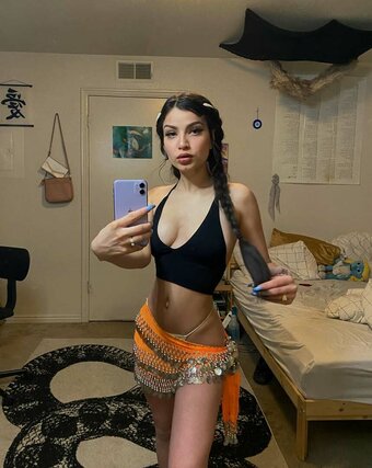 Middle Eastern Queen / duuumbass / https: Nude Leaks OnlyFans Photo 5