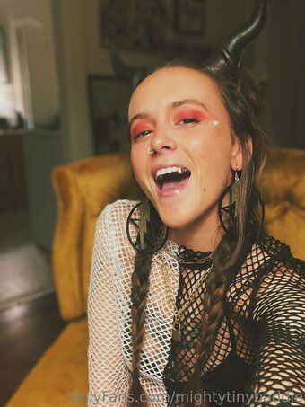 mightytinybaddie Nude Leaks Photo 23