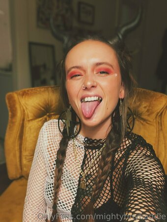 mightytinybaddie Nude Leaks Photo 24