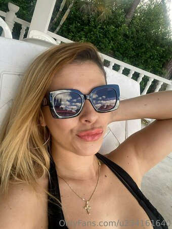 miley13 Nude Leaks Photo 1