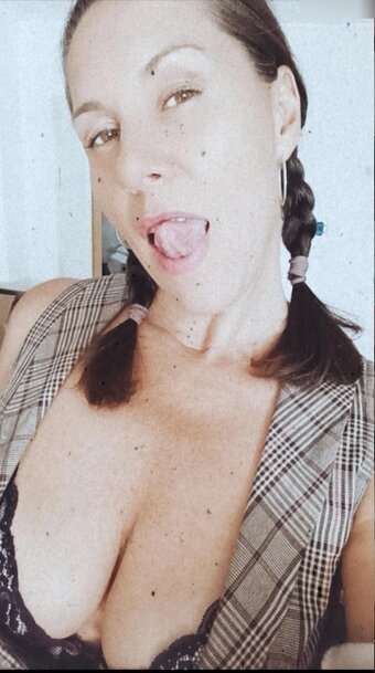 Milf_steff Milf_steff