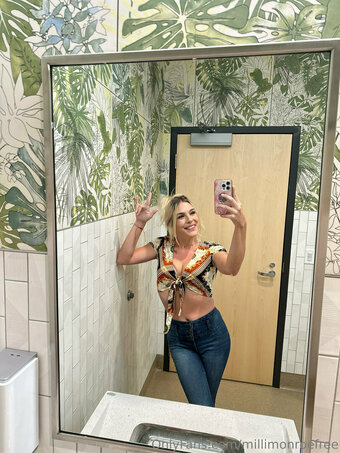 millimonroefree Nude Leaks Photo 13