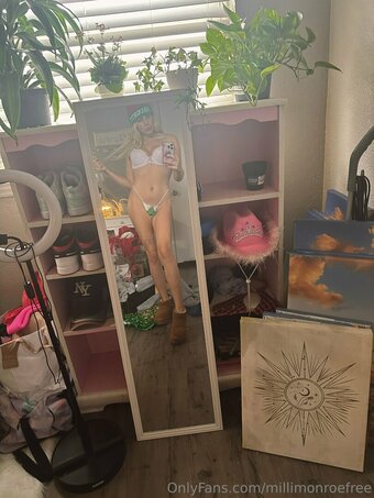 millimonroefree Nude Leaks Photo 18