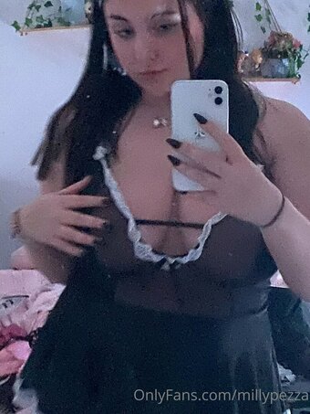 millypezza / mila_perryy Nude Leaks OnlyFans Photo 19