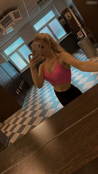 Milschbaum Nude Leaks Photo 22