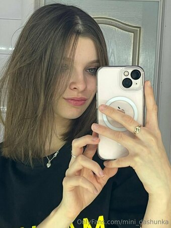 mini_dashunka Nude Leaks Photo 1