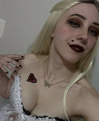 Mini.deville Nude Leaks Photo 3