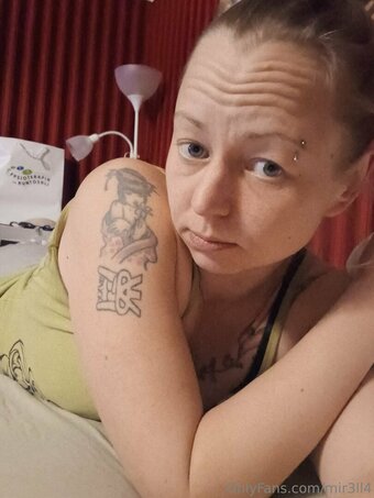 mir3ll4 Nude Leaks Photo 4