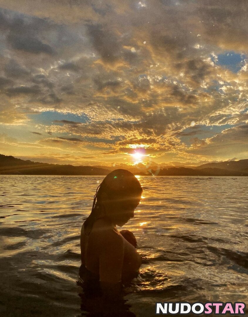 Mira Twitch Nude Leaks Photo 2 - NudoStar