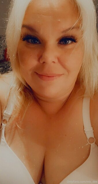 mis_dee Nude Leaks Photo 5