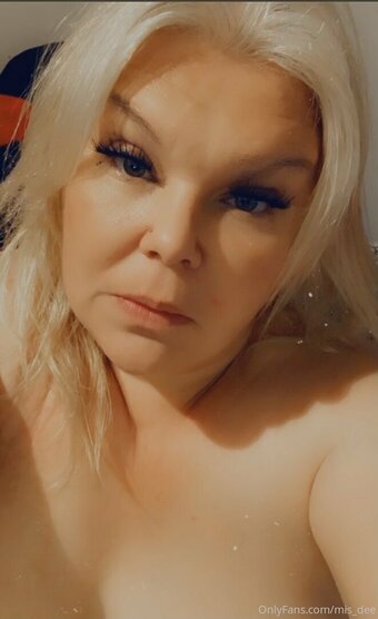 mis_dee Nude Leaks Photo 7