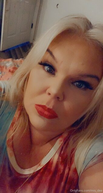 mis_dee Nude Leaks Photo 11