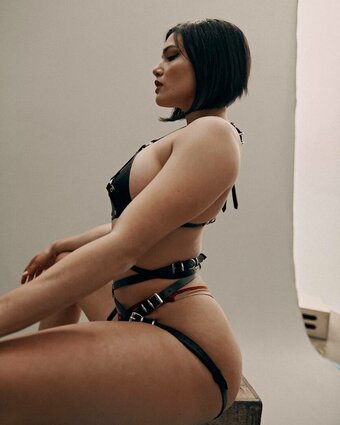 Miscellaneous Nude Leaks Photo 9