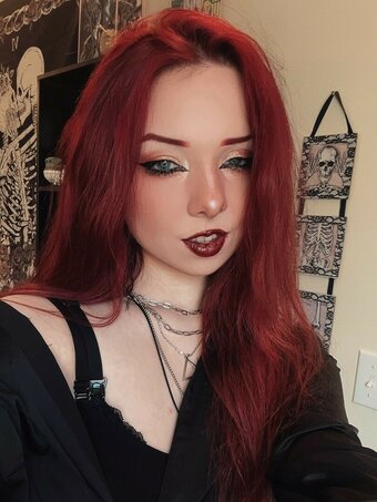 Miserrablee / https: / itshooley Nude Leaks Photo 9