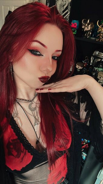 Miserrablee / https: / itshooley Nude Leaks Photo 12