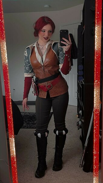 Miserrablee / https: / itshooley Nude Leaks Photo 15